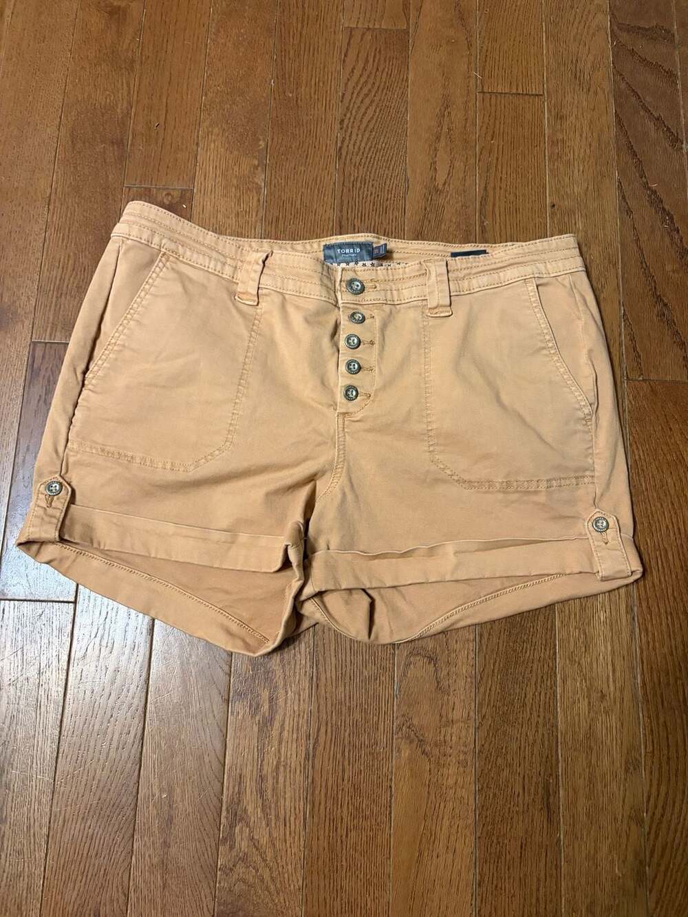 Torrid Cargo Shorts Size 18 Tan Button Fly Cuffed Hem
